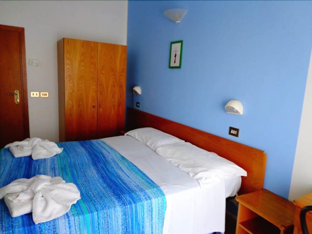Hotel Santiago Rimini Exterior foto